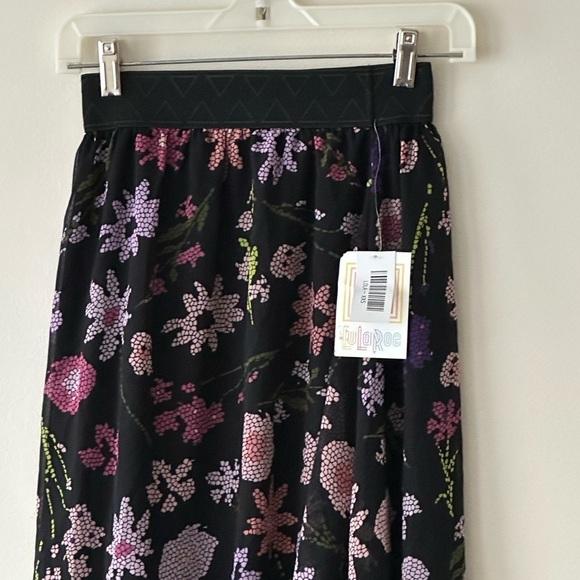Lularoe Lola Skirt Midi Full Black Floral Lined Elastic Waist Size Small NWT - Picture 2 of 8